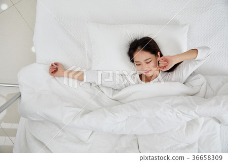 二十多歲女人睡覺 36658309