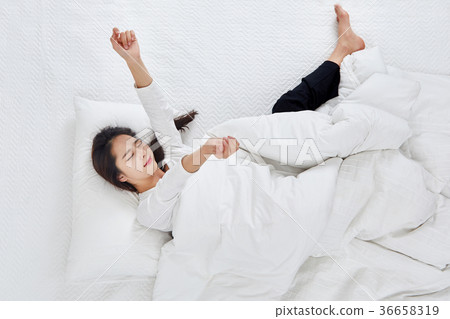 二十多歲女人睡覺 36658319