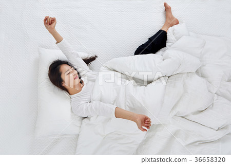 Twenties woman sleeping 36658320