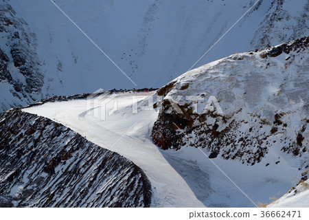 Ski slope 36662471