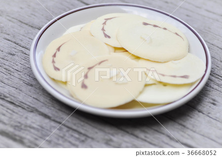 almond tulies or French dessert 36668052