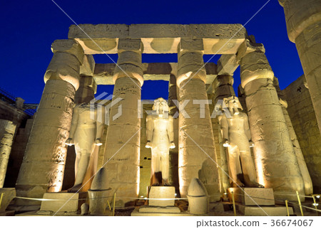 Courtyard of Ramses II in Luxor Temple Courtyard of Ramses II in Luxor Temple 36674067
