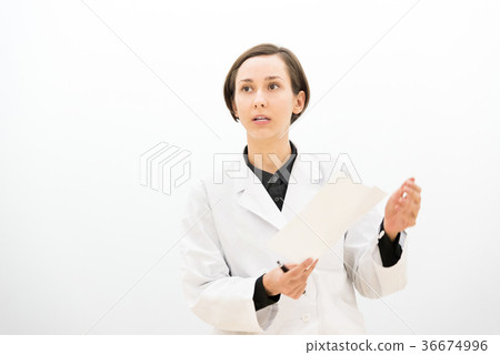 A woman in a white coat who makes a research presentation (doctor, scientist, scholar) A woman in a white coat who makes a research presentation (doctor, scientist, scholar) 36674996