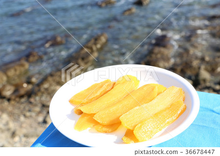 Ibaraki dried apricot Background is the Amagasaki coast of Hitachinaka city, Ibaraki prefecture Ibaraki dried apricot Background is the Amagasaki coast of Hitachinaka city, Ibaraki prefecture 36678447