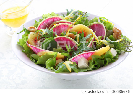 Red radish salad 36686686
