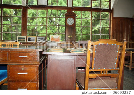 教室桌子 36693227