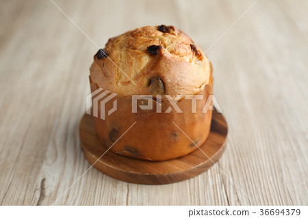 Panettone italian cake table Panettone italian cake table 36694379