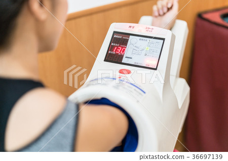 Blood pressure measurement Blood pressure measurement 36697139