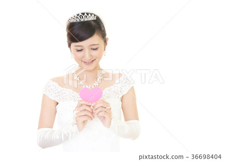Beautiful bride 36698404