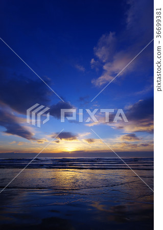 Morning glow of Kujukuri Beach 36699381