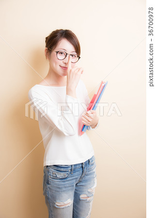 女性肖像 36700978