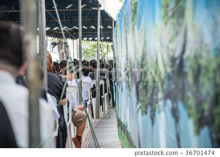 People to pay and respect to Thai King Bhumibol 36701474