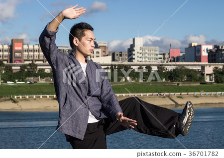 男性武術家 男性武術家 36701782