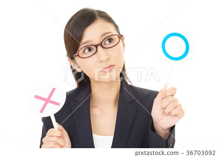 決定的女性 36703092