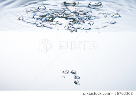 Underwater bubbles 36703308