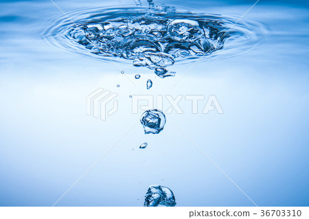 Underwater bubbles 36703310