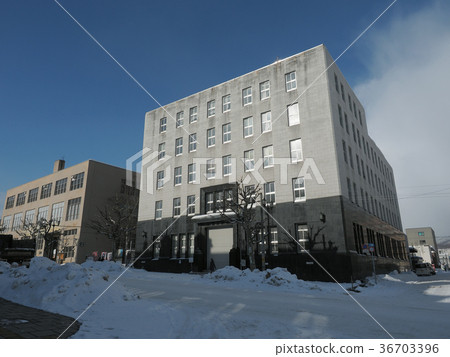 復古建築前三井公司小樽分公司和原郵電部小樽區域儲蓄辦公室 36703396