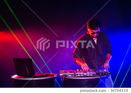 Dj was remix music in pub 36704319