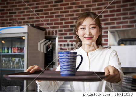 女服務員,專業 女服務員,專業 36711039