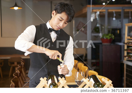 Waiter, sommelier, professional 36711397