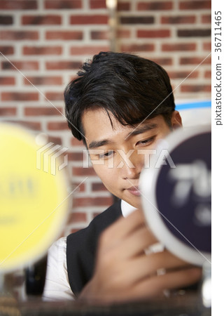 Waiter, professional Waiter, professional 36711465