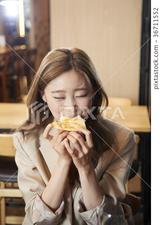 Young woman, Korean, Cafe Young woman, Korean, Cafe 36711552