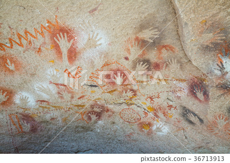 Cave paintings in Cueva de las Manos 36713913