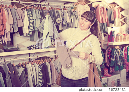 Mother looks branded clothing Mother looks branded clothing 36722481