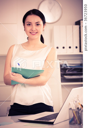 Female manager waiting for clients 36723950