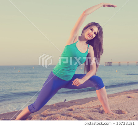 Portrait of sportswoman which is doing excercises on endurance Portrait of sportswoman which is doing excercises on endurance 36728181