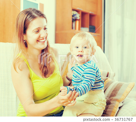 Portrait of happy mom and child 36731767