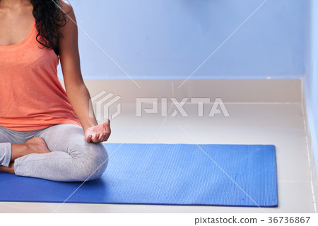Meditating woman Meditating woman 36736867