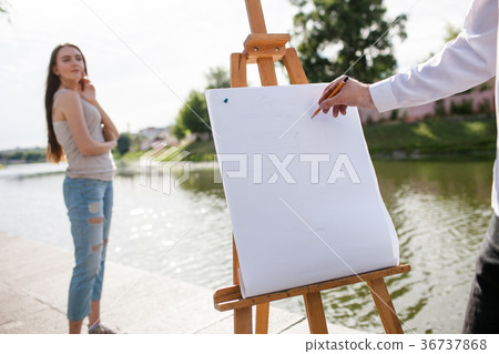 Artist woman portrait posing city concept Artist woman portrait posing city concept 36737868