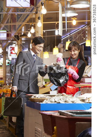 Businessmen, Market, Shopping Businessmen, Market, Shopping 36738828