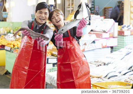 中年,商人,傳統市場 中年,商人,傳統市場 36739201