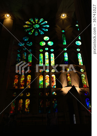 西班牙巴塞羅那聖家族教堂 36741027