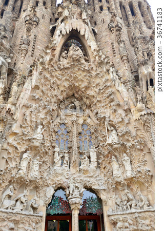 西班牙巴塞羅那聖家族教堂 西班牙巴塞羅那聖家族教堂 36741183