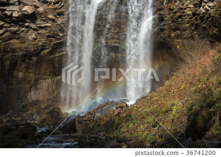 與彩虹的Ashiribetsu瀑布瀑布 36741200