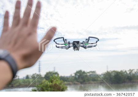 手動最新的無人機 手動最新的無人機 36742057