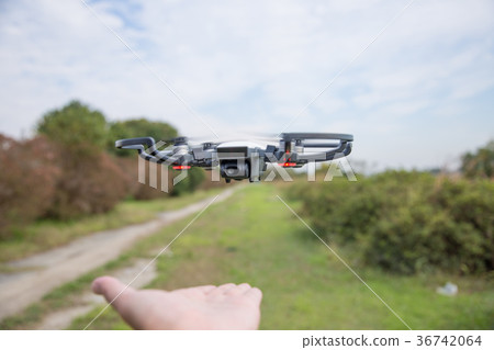 手動最新的無人機 手動最新的無人機 36742064