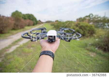 手動最新的無人機 手動最新的無人機 36742066