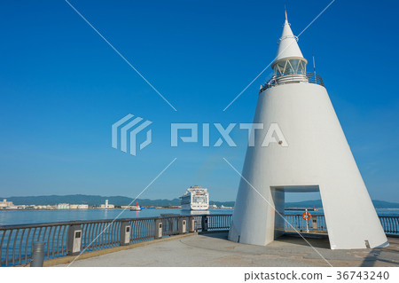[Aomori North Breakwater] West Lighthouse 36743240