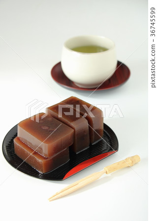 Tea and tea 36745599