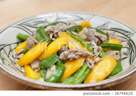 Stir-fried island carrot and pork 36746620