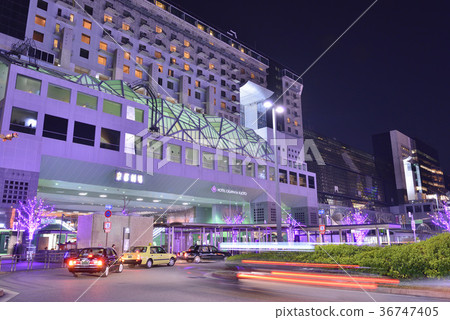 在京都駐地前面的夜都市風景 在京都駐地前面的夜都市風景 36747405