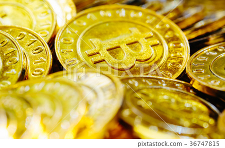Pile of gold bitcoins Pile of gold bitcoins 36747815