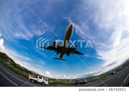 Landing approach of a passenger plane Landing approach of a passenger plane 36748951