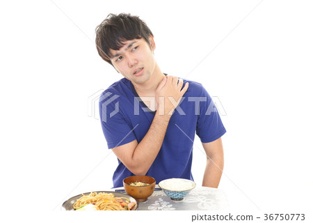 一個疲憊的表情的男人 36750773