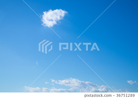 Winter sky Autumn sky Common sky and clouds White clouds and blue sky Background material Copy space Letter space Winter sky Autumn sky Common sky and clouds White clouds and blue sky Background material Copy space Letter space 36751289