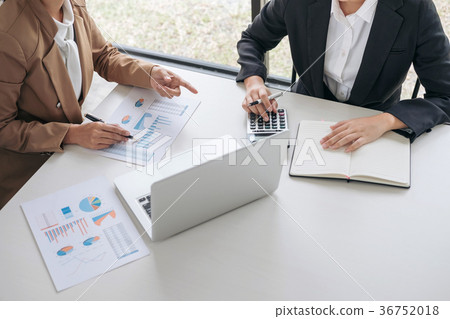 Business team meeting working with new startup project, discussi 36752018